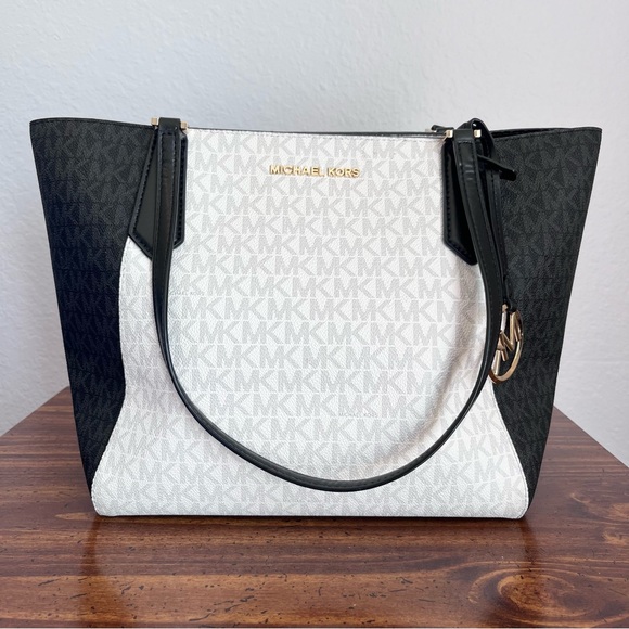 MICHAEL KORS Kimberly Black White Bonded Small Leather Tote Purse - Picture 1 of 13